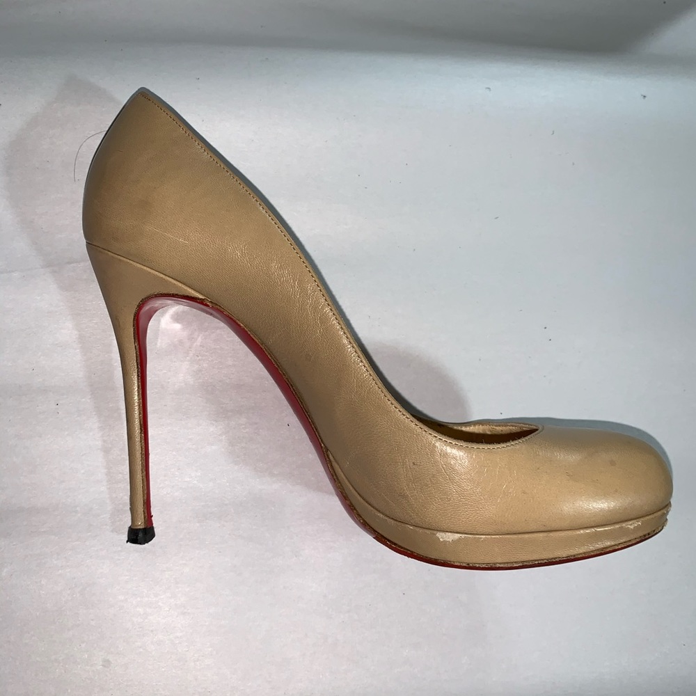 CHRISTIAN LOUBOUTIN size 38 nude calfskin platform